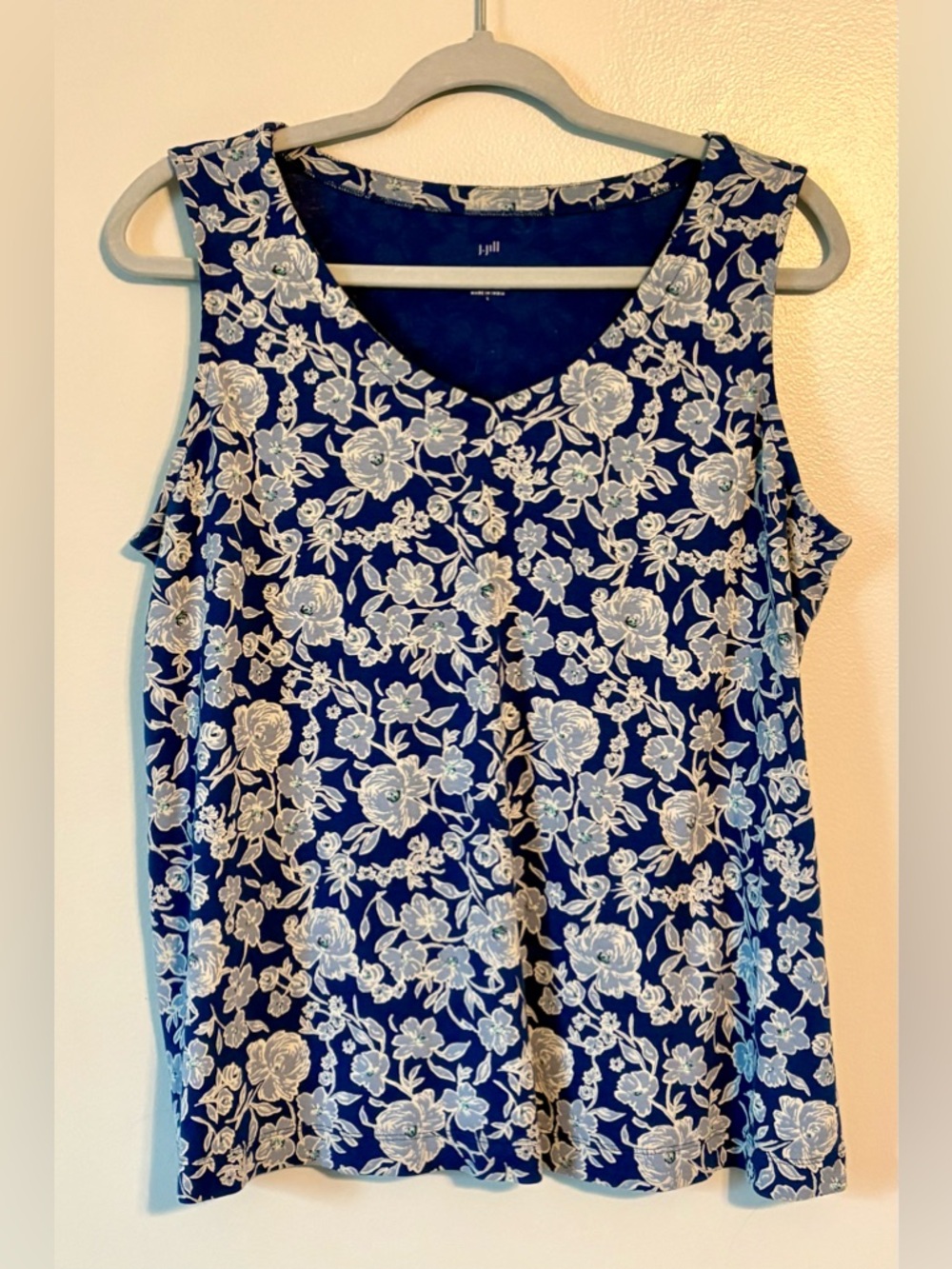 ❤️ J.Jill Rounded-V-Neck Tank | Size L | Navy Floral | 100% Pima Cotton